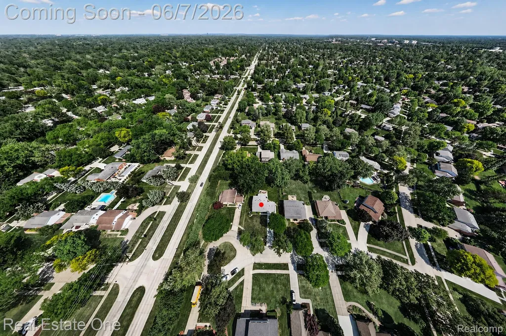 1962 Canary Court Troy City MI 48084