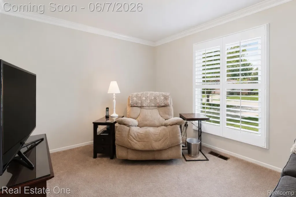 1962 Canary Court Troy City MI 48084