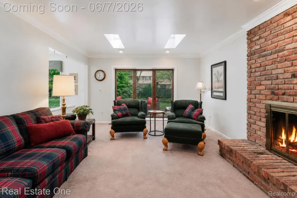 1962 Canary Court Troy City MI 48084