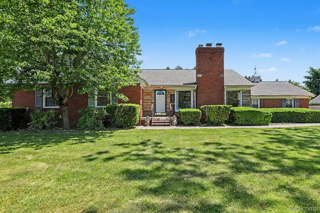 46430 Schoenherr Road Shelby Charter Township MI 48315