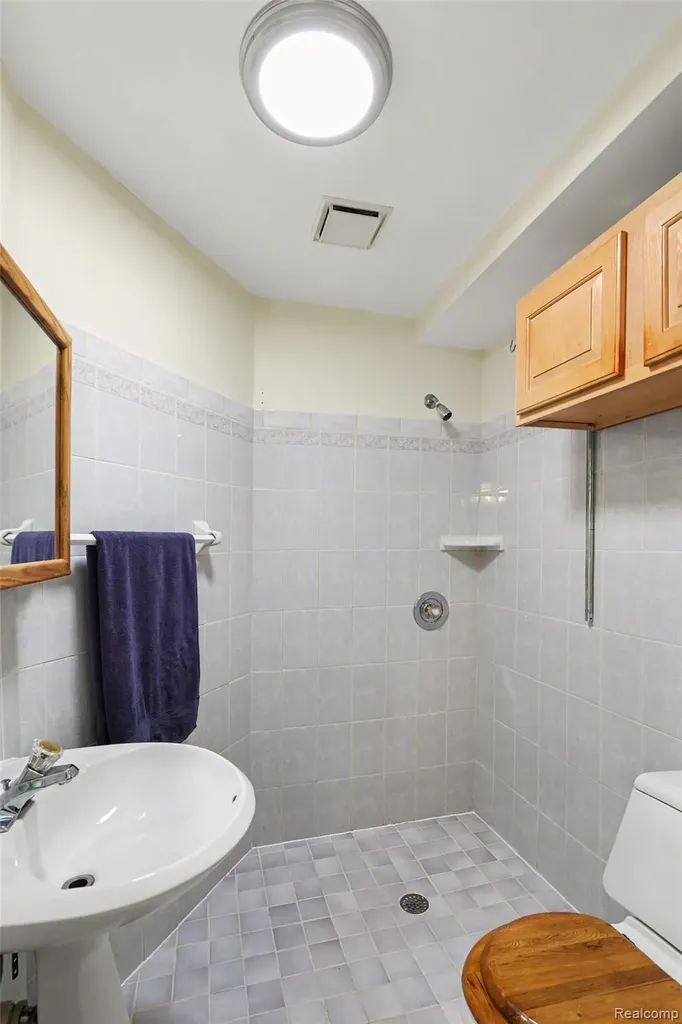46430 Schoenherr Road Shelby Charter Township MI 48315