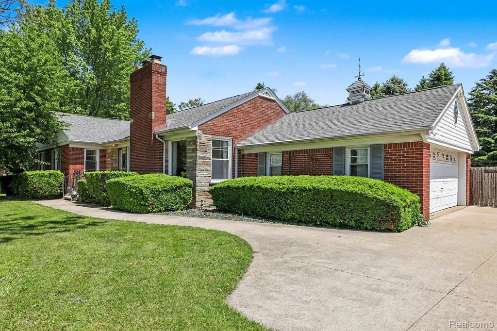 46430 Schoenherr Road Shelby Charter Township MI 48315