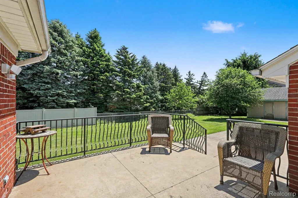 46430 Schoenherr Road Shelby Charter Township MI 48315
