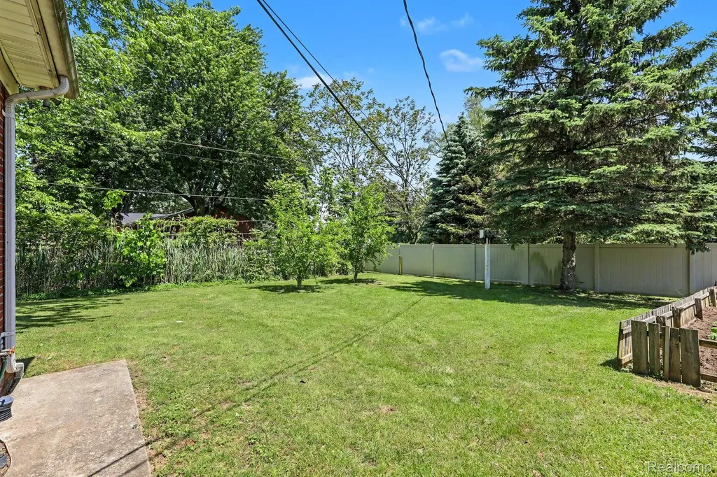 46430 Schoenherr Road Shelby Charter Township MI 48315