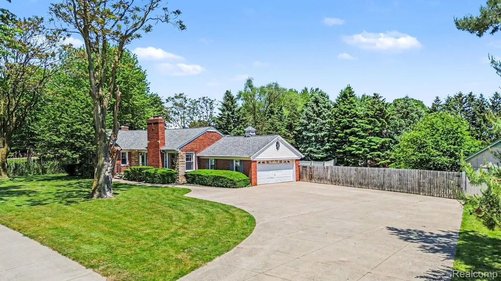 46430 Schoenherr Road Shelby Charter Township MI 48315