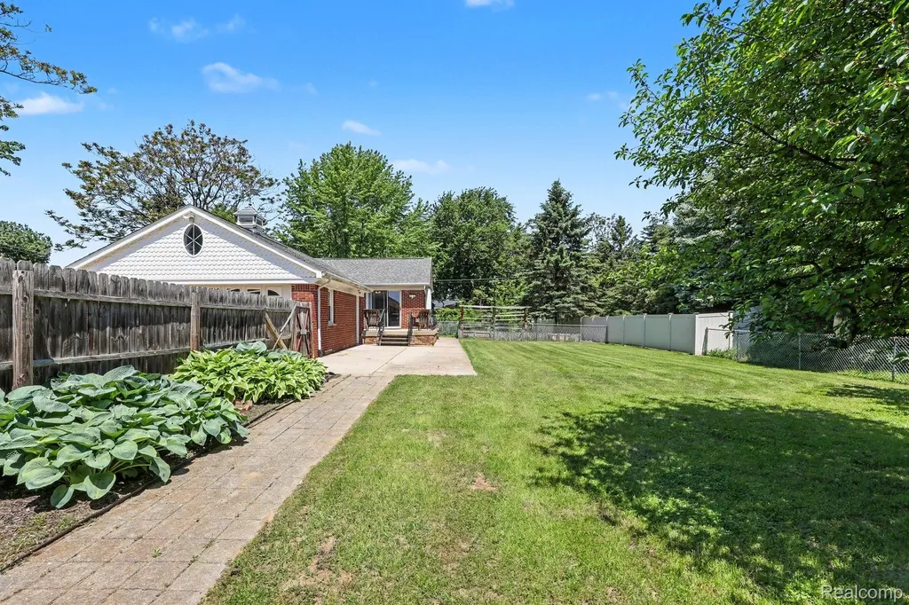 46430 Schoenherr Road Shelby Charter Township MI 48315