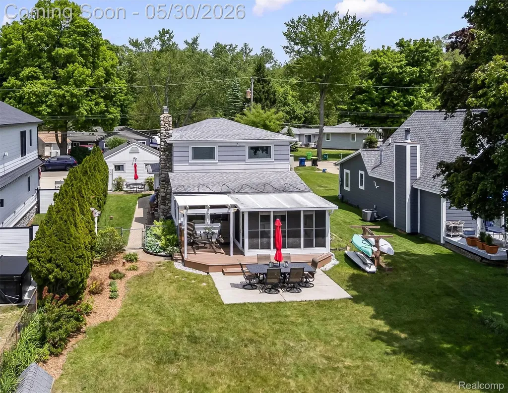 11061 Beryl Drive White Lake Charter Township MI 48386