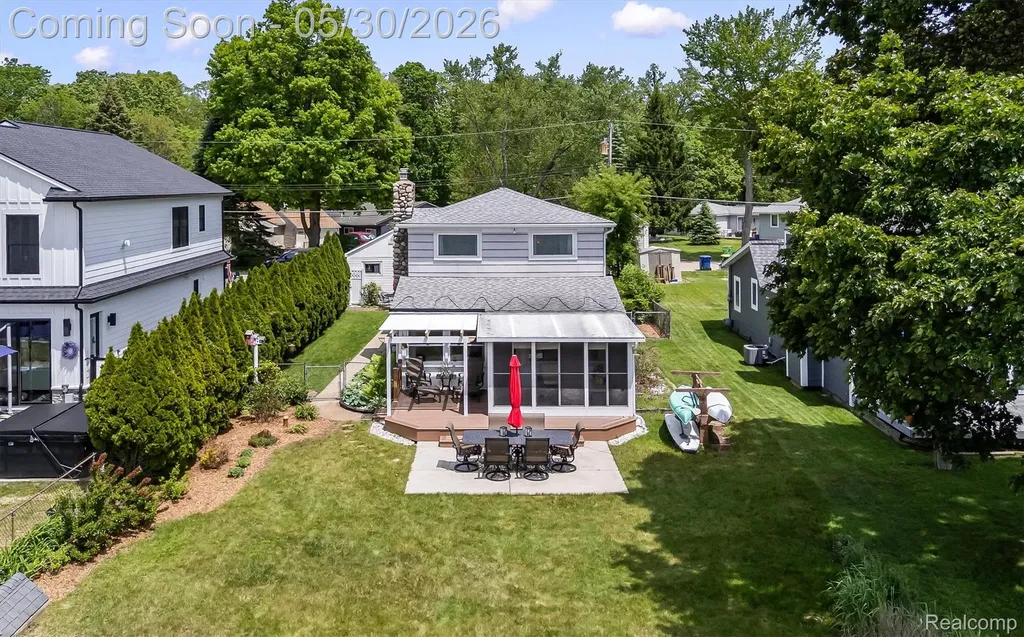 11061 Beryl Drive White Lake Charter Township MI 48386