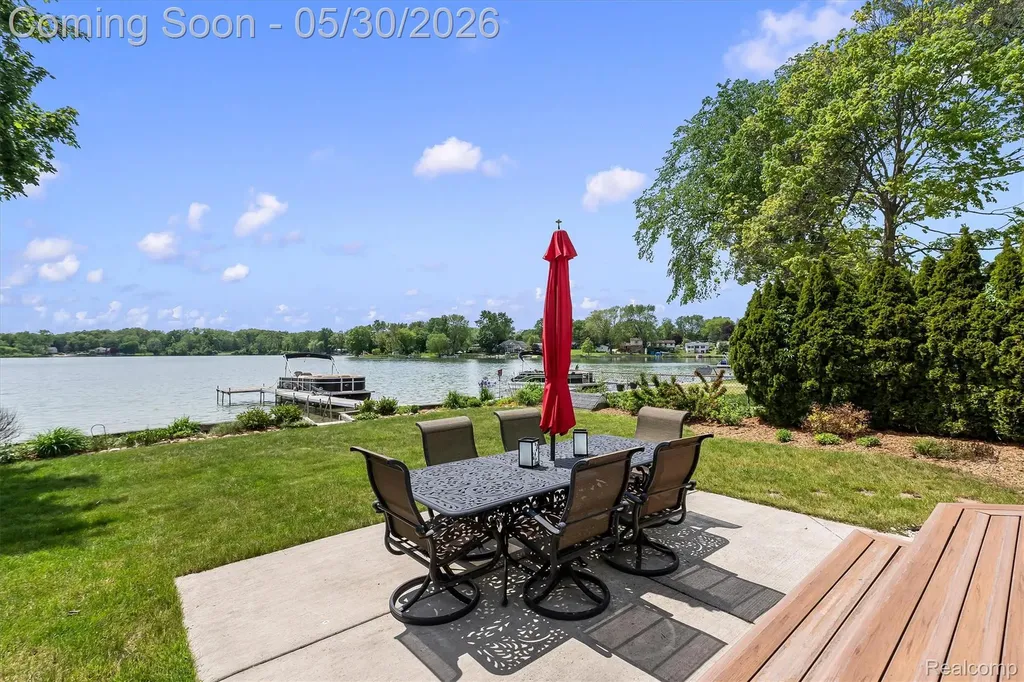 11061 Beryl Drive White Lake Charter Township MI 48386