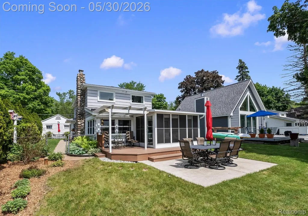 11061 Beryl Drive White Lake Charter Township MI 48386