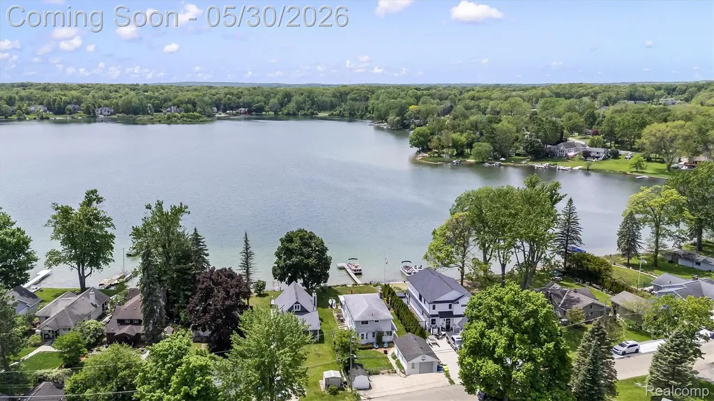 11061 Beryl Drive White Lake Charter Township MI 48386