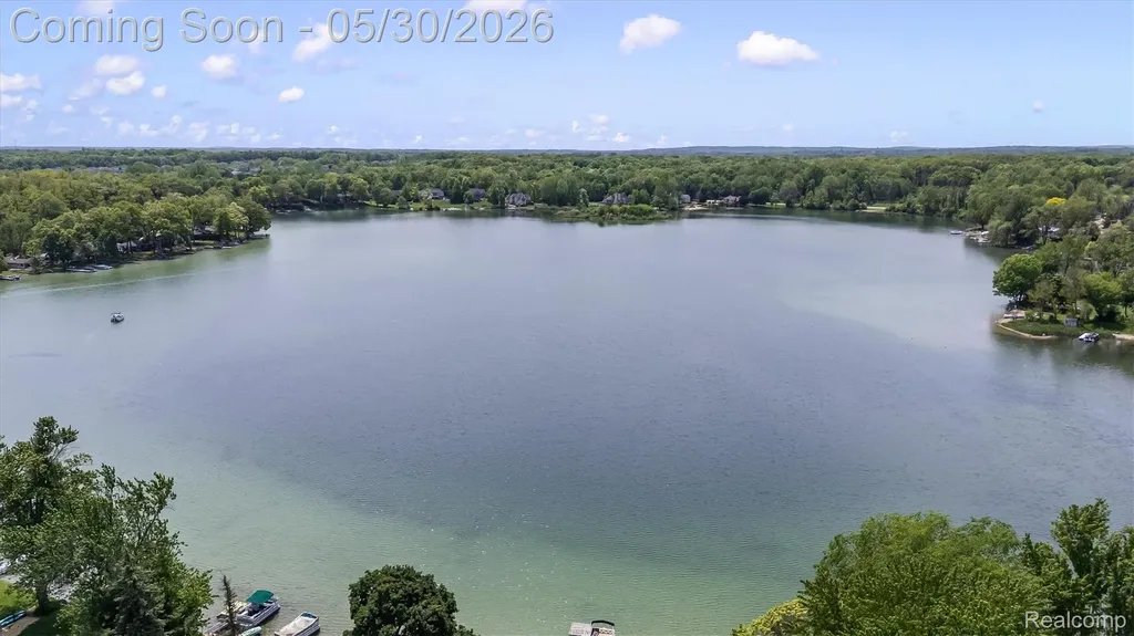 11061 Beryl Drive White Lake Charter Township MI 48386