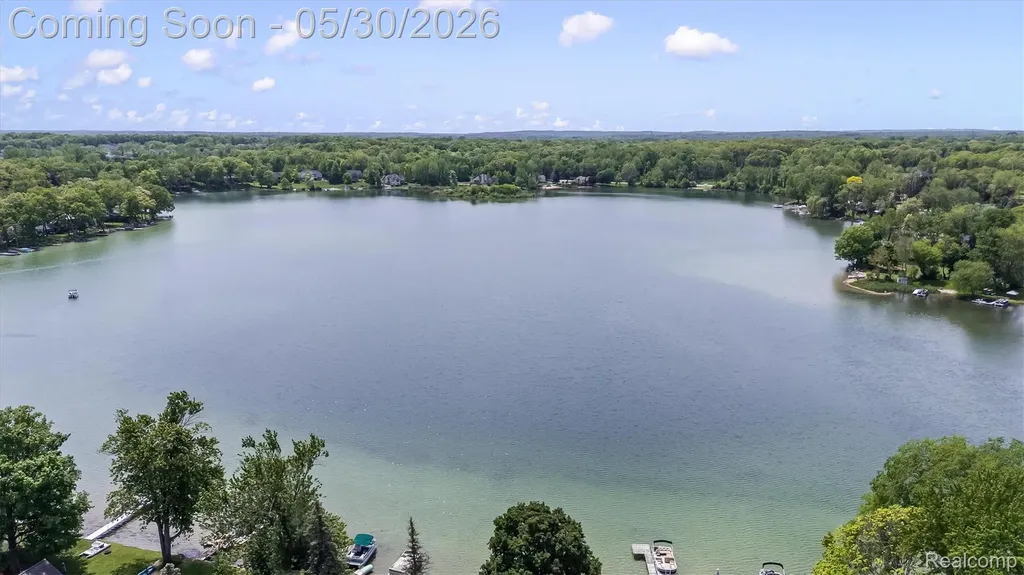 11061 Beryl Drive White Lake Charter Township MI 48386