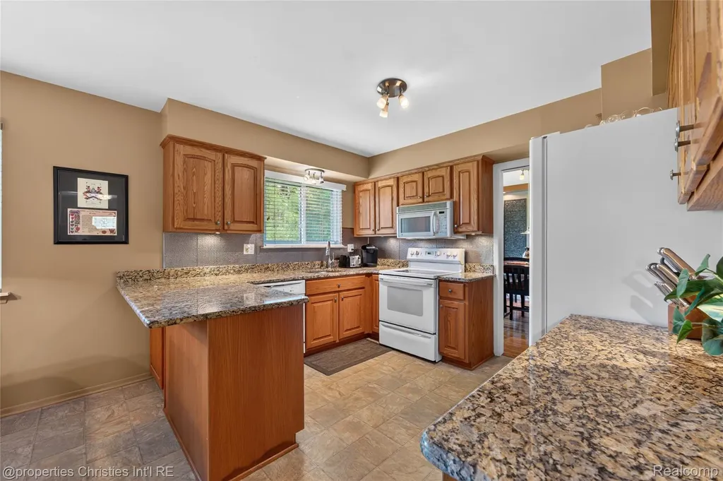475 Henley Drive Bloomfield Hills City MI 48304