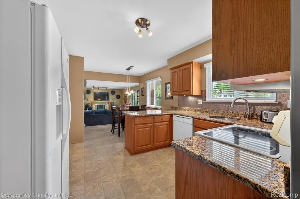 475 Henley Drive Bloomfield Hills City MI 48304