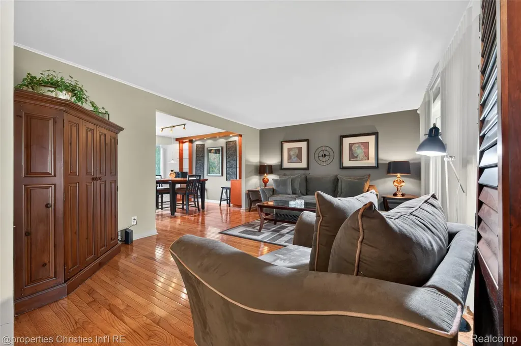 475 Henley Drive Bloomfield Hills City MI 48304