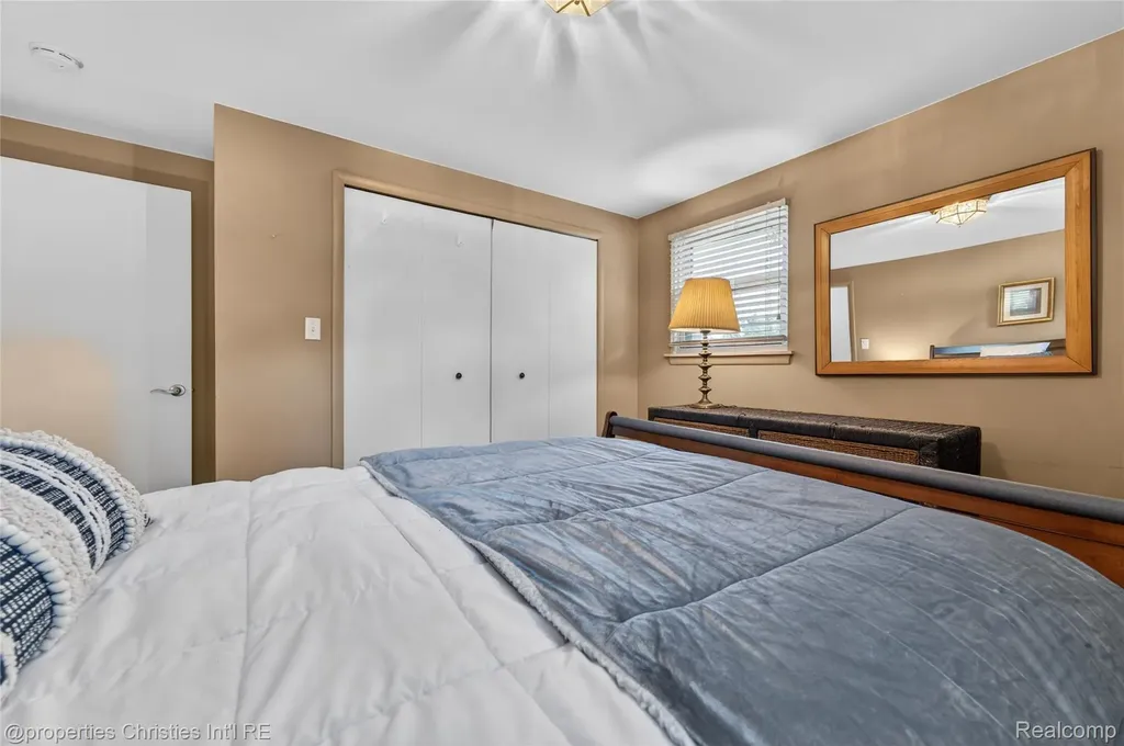 475 Henley Drive Bloomfield Hills City MI 48304