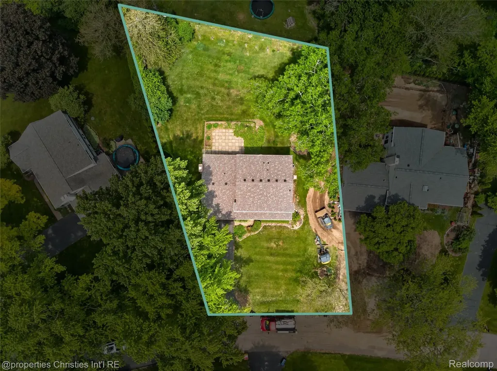 475 Henley Drive Bloomfield Hills City MI 48304