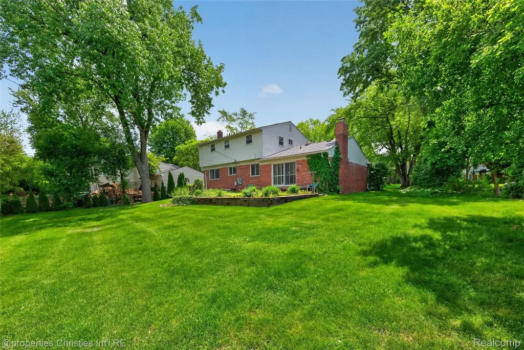 475 Henley Drive Bloomfield Hills City MI 48304