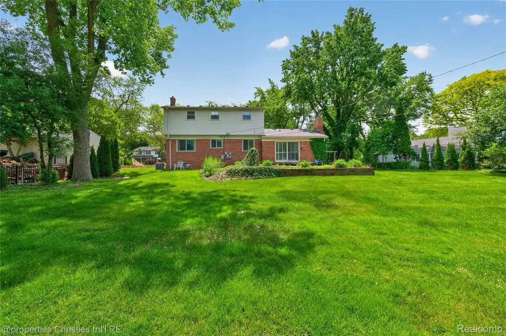 475 Henley Drive Bloomfield Hills City MI 48304