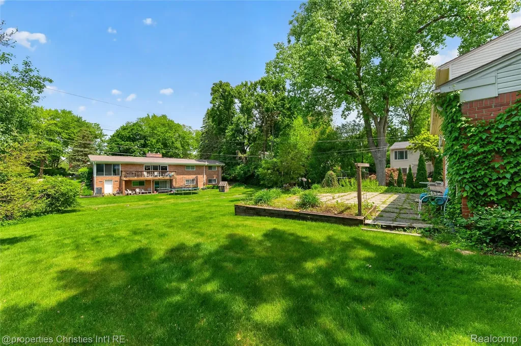 475 Henley Drive Bloomfield Hills City MI 48304