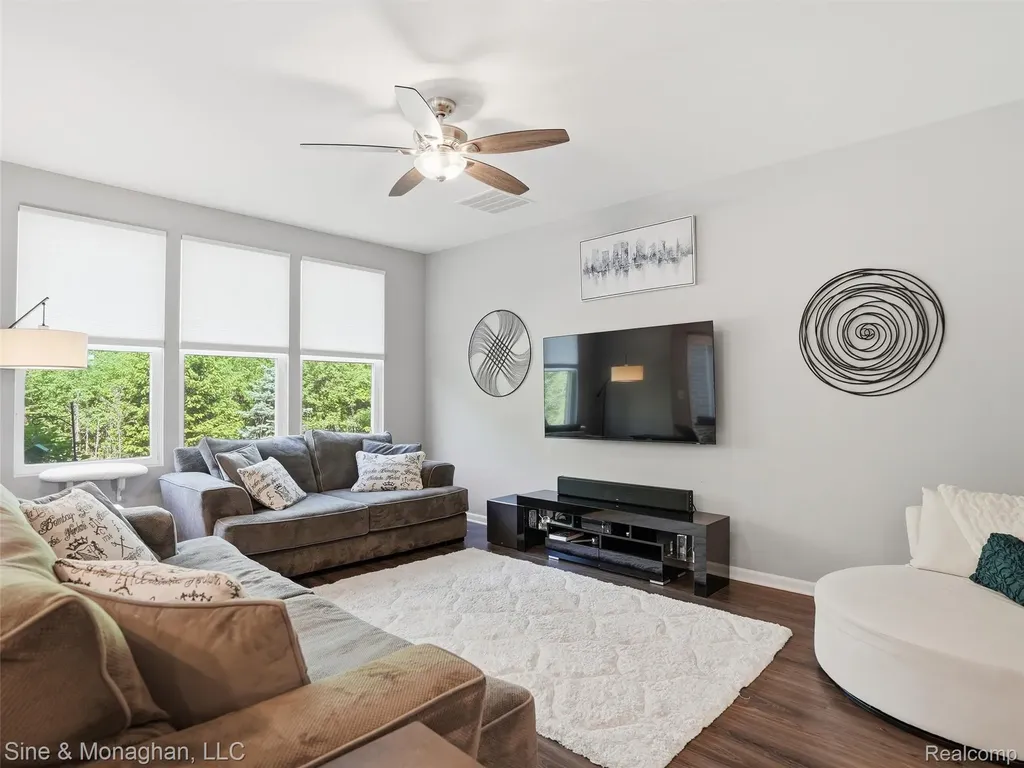 24827 Ivy Novi City MI 48375