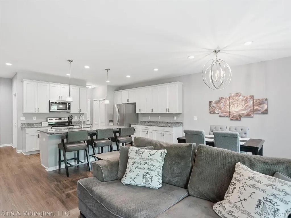 24827 Ivy Novi City MI 48375