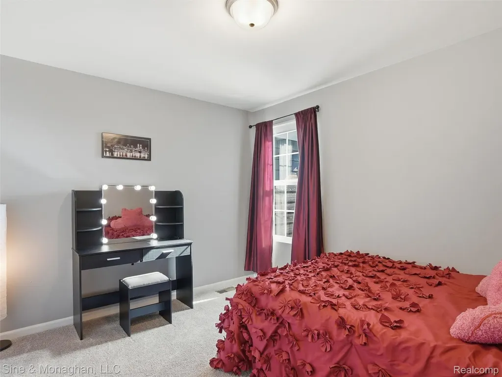 24827 Ivy Novi City MI 48375