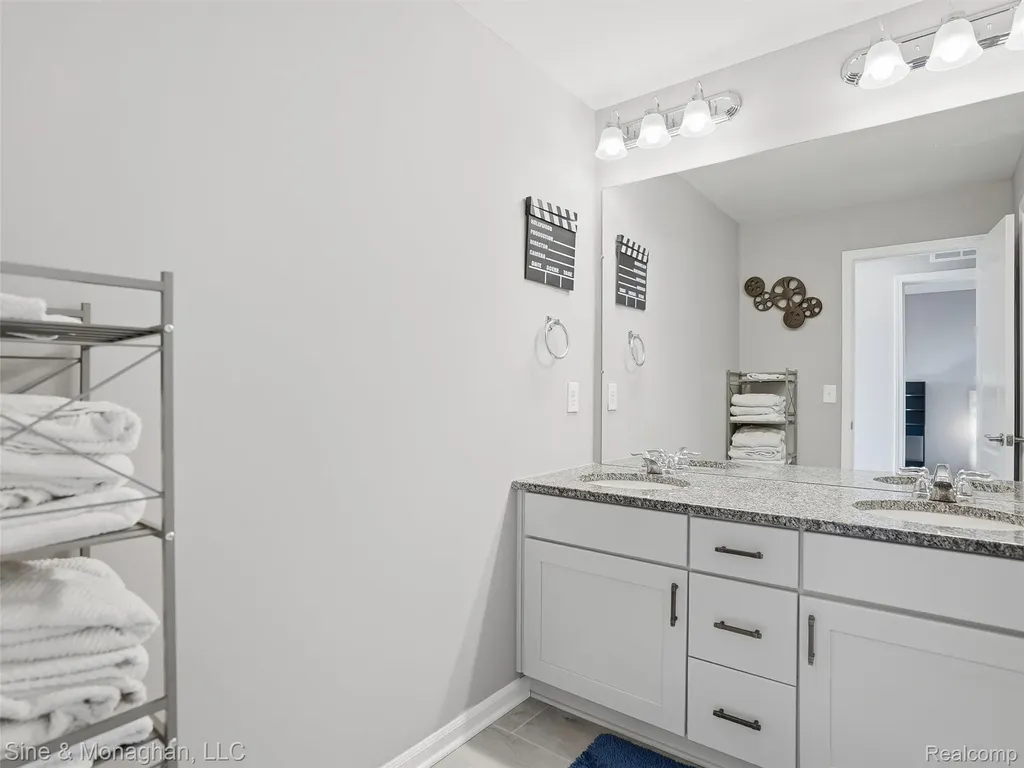 24827 Ivy Novi City MI 48375