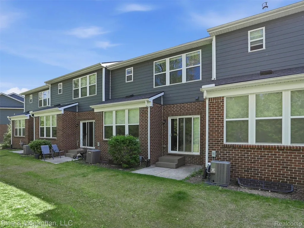 24827 Ivy Novi City MI 48375