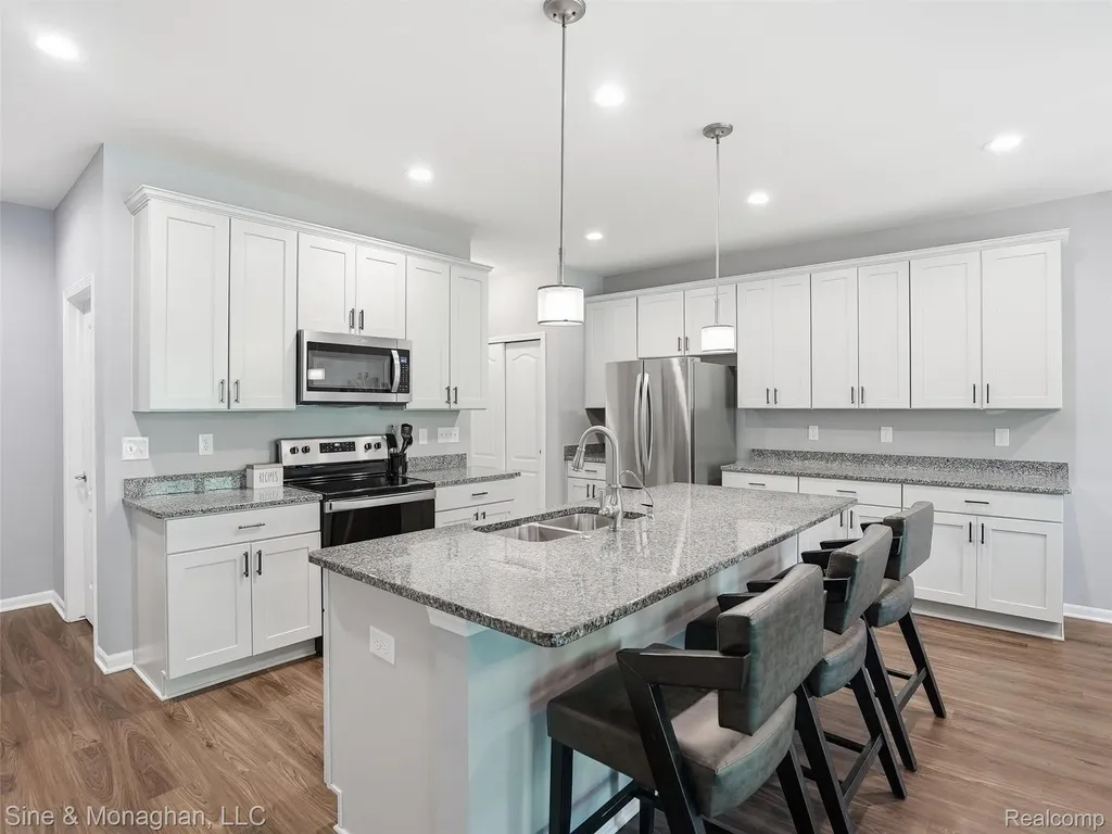 24827 Ivy Novi City MI 48375