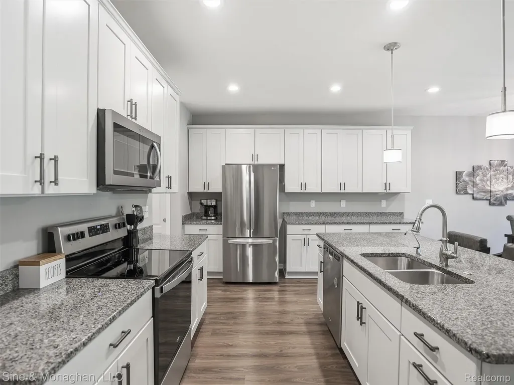 24827 Ivy Novi City MI 48375