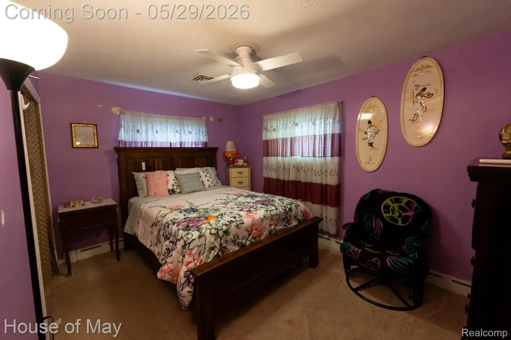 21240 Ridgedale Street Oak Park City MI 48237