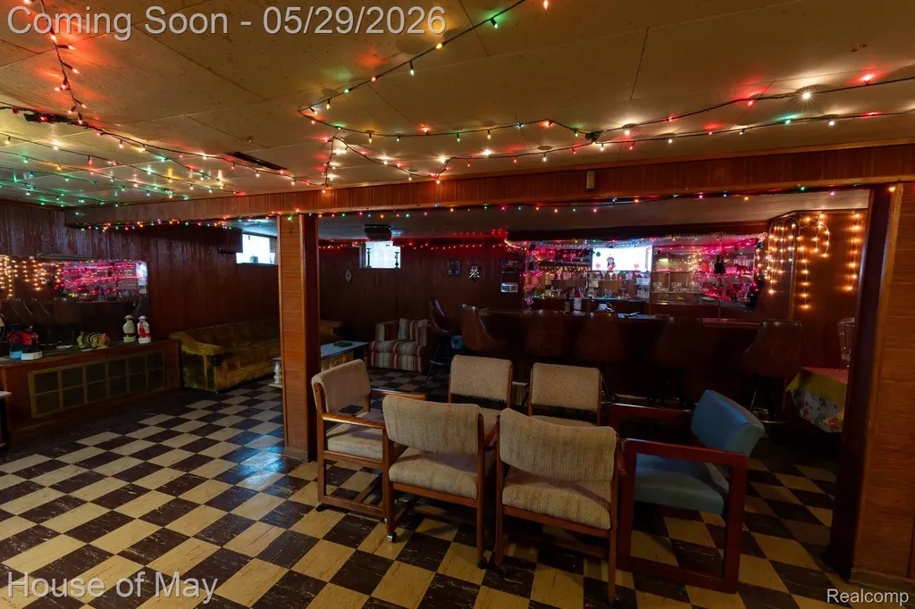 21240 Ridgedale Street Oak Park City MI 48237