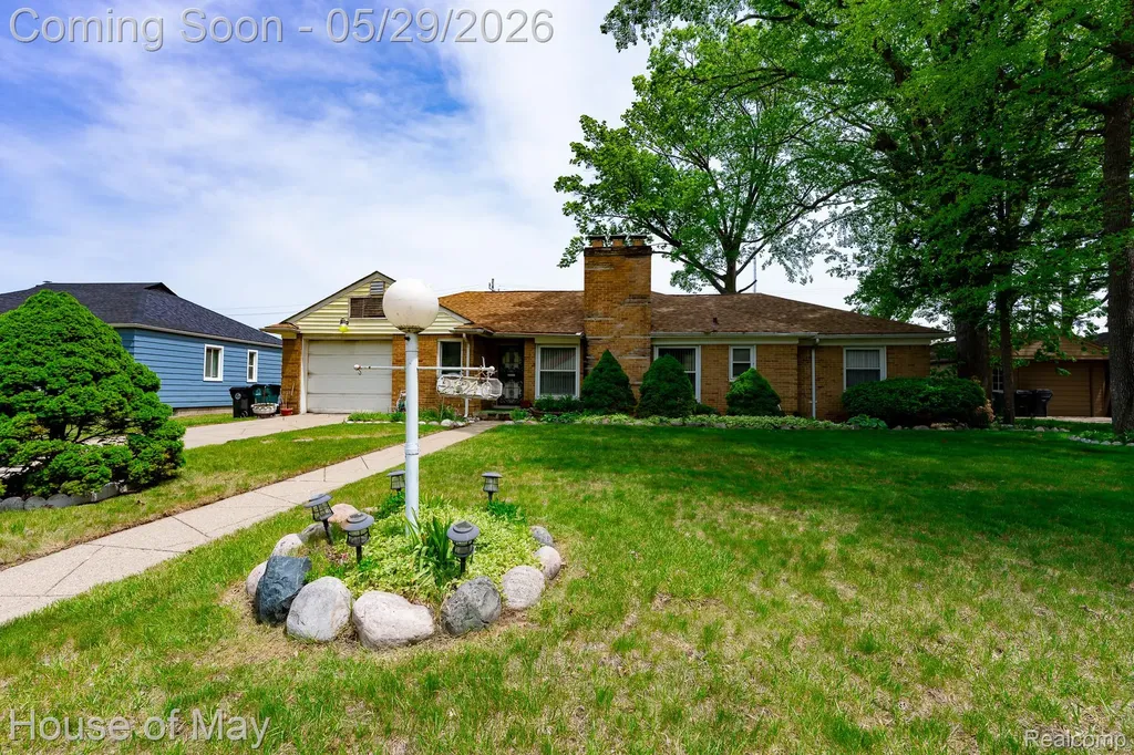 21240 Ridgedale Street Oak Park City MI 48237