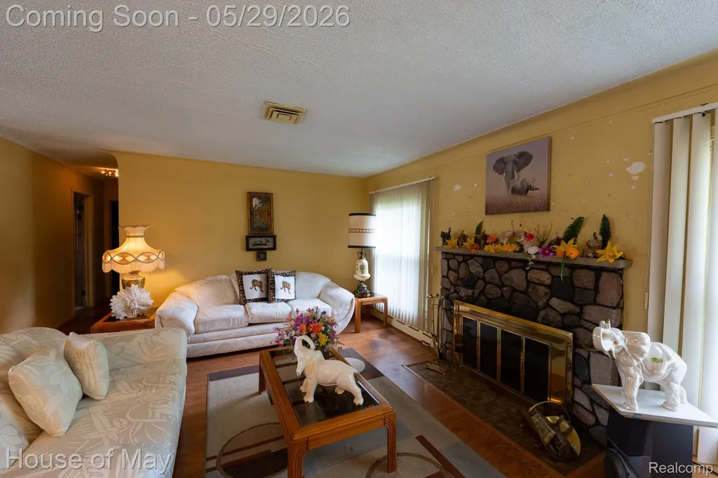 21240 Ridgedale Street Oak Park City MI 48237