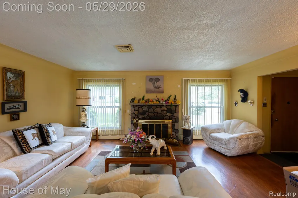 21240 Ridgedale Street Oak Park City MI 48237