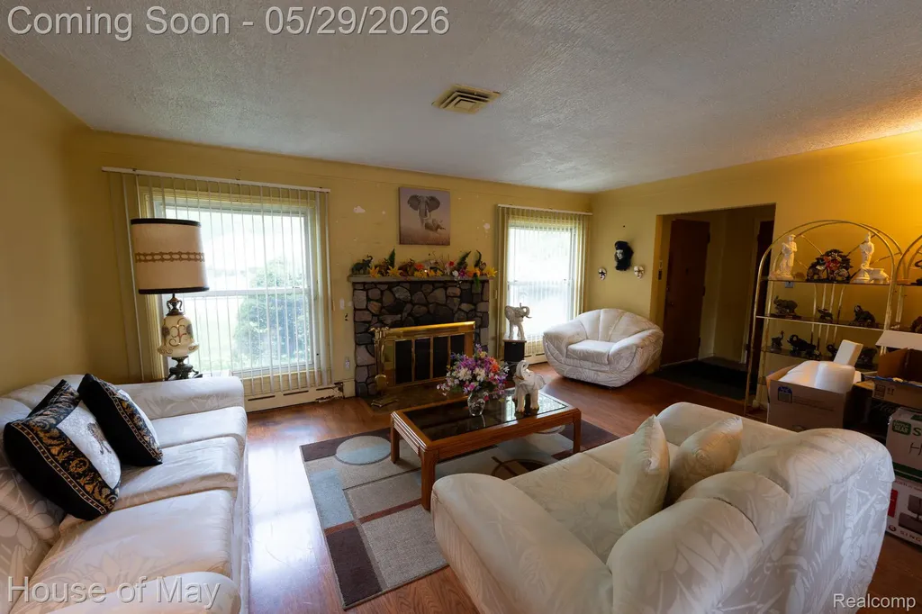 21240 Ridgedale Street Oak Park City MI 48237