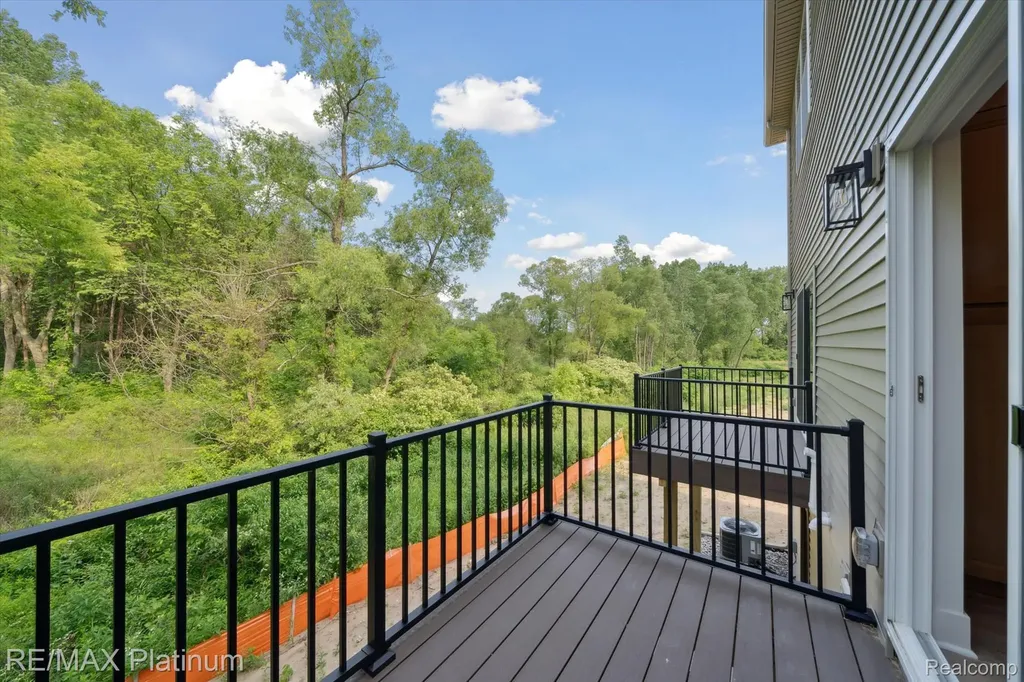 2233 Knotty Pine Trail Howell Township MI 48855