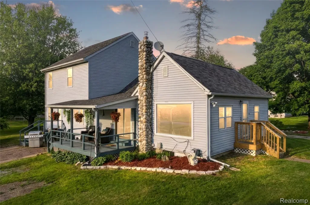 2154 W Maple Avenue Flint Charter Township MI 48507
