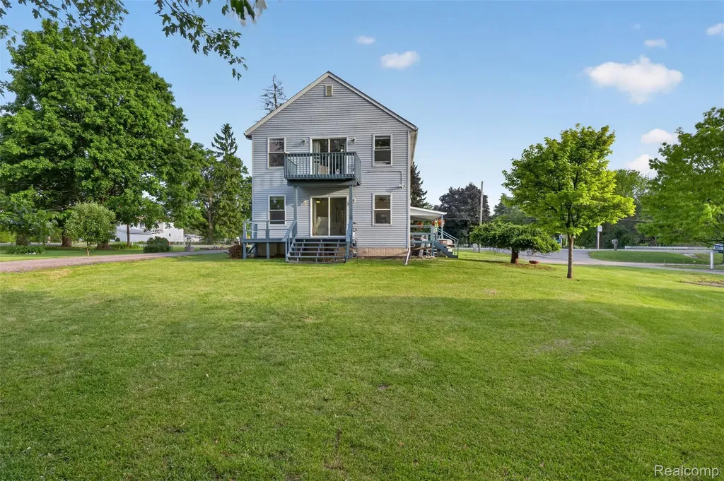 2154 W Maple Avenue Flint Charter Township MI 48507