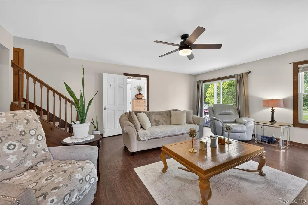 2154 W Maple Avenue Flint Charter Township MI 48507