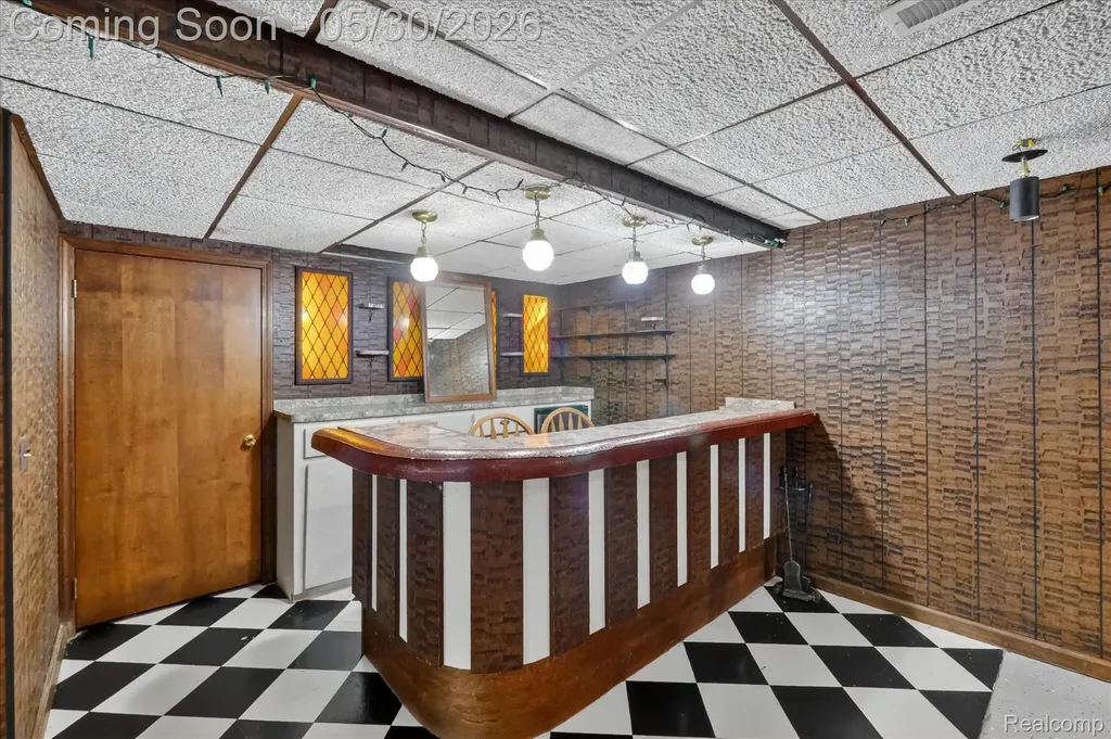 28013 Roan Drive Warren City MI 48093