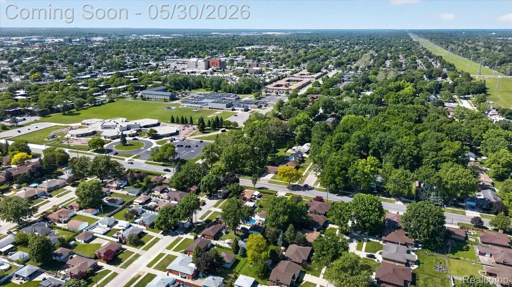 28013 Roan Drive Warren City MI 48093