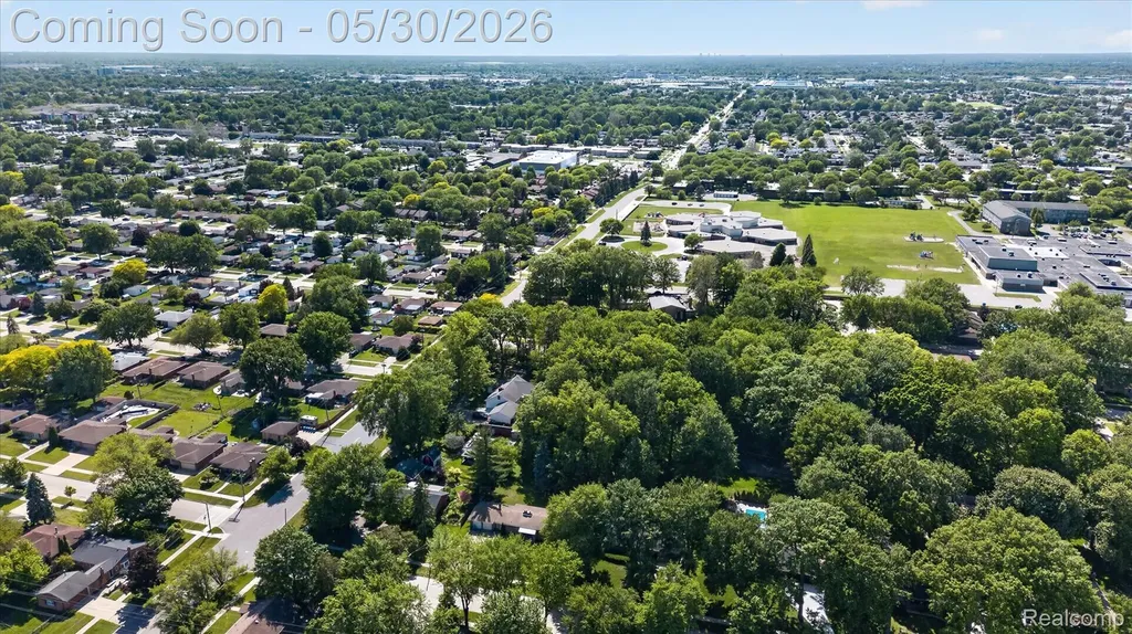 28013 Roan Drive Warren City MI 48093