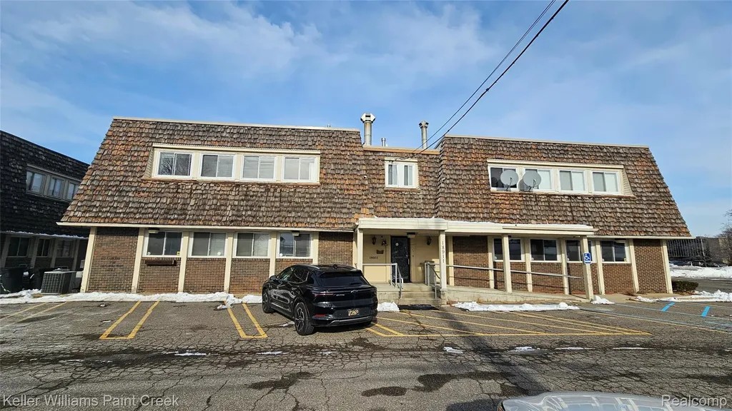 18911 W 10 Mile Road Southfield City MI 48075