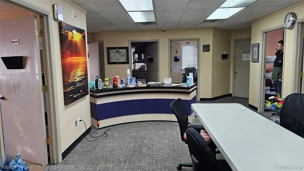 18911 W 10 Mile Road Southfield City MI 48075
