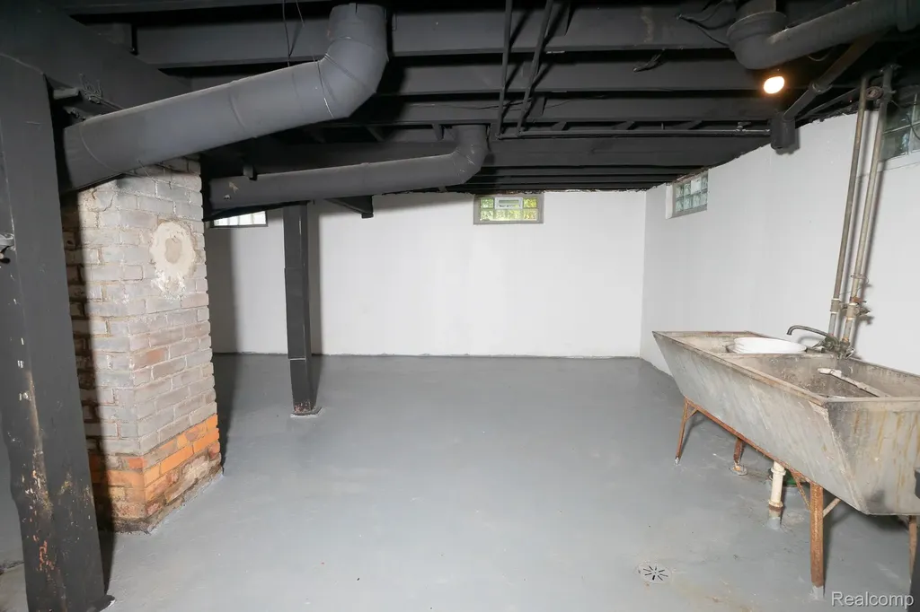 6251 Minock Street Detroit City MI 48228