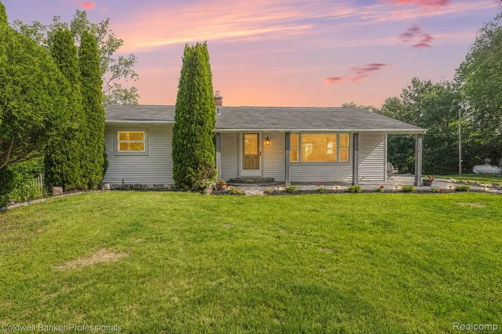8610 Highland Road White Lake Charter Township MI 48386