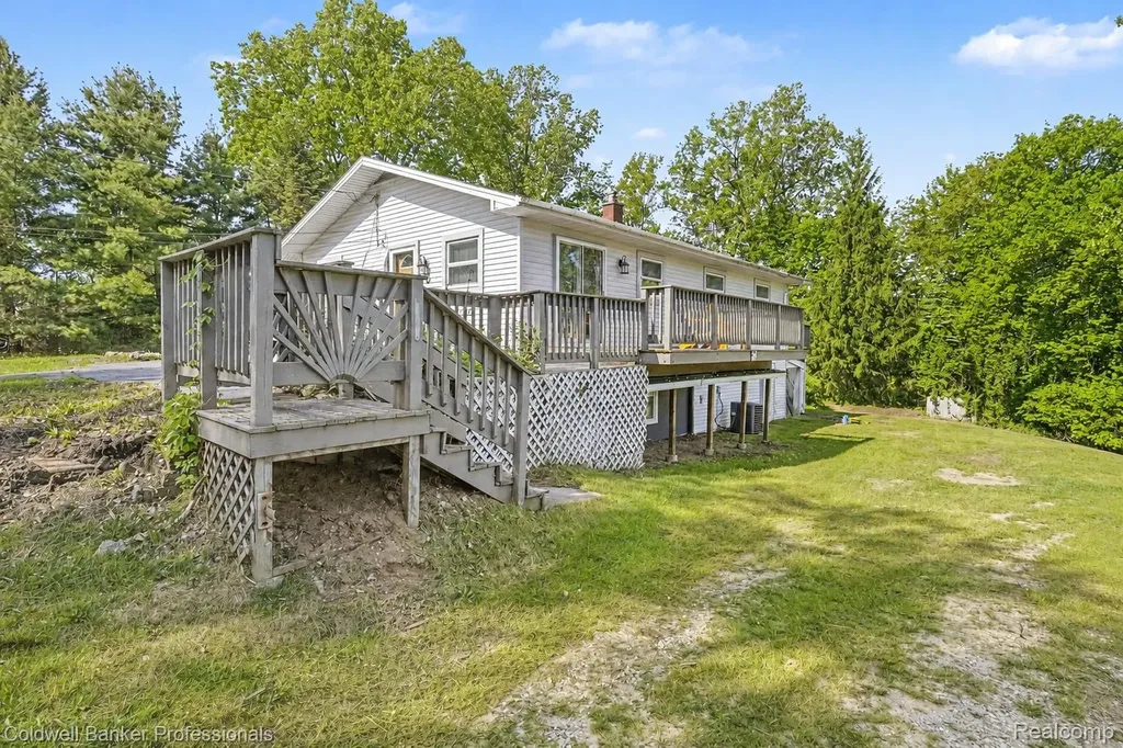 8610 Highland Road White Lake Charter Township MI 48386